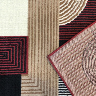 Rdeča vzorčasta preproga