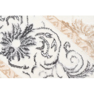 Moderna kremna preproga s cvetjem