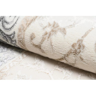 Moderna kremna preproga s cvetjem