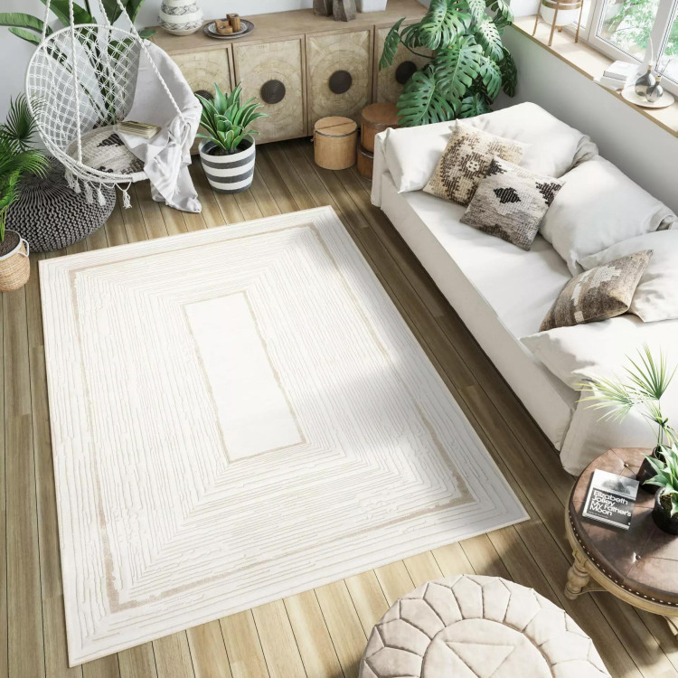 Moderna vzorčasta preproga v beli barvi