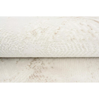 Moderna bela preproga z vzorcem