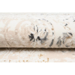 Moderna kremna preproga z vzorcem