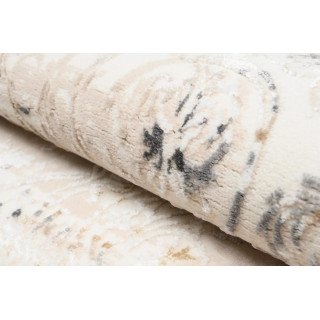 Moderna kremna preproga z vzorcem