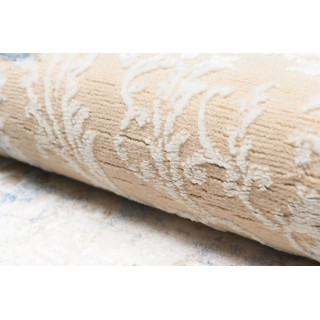 Vzorčasta kremna preproga