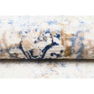 Vzorčasta kremna preproga