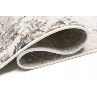 Preproga s kremnim vzorcem