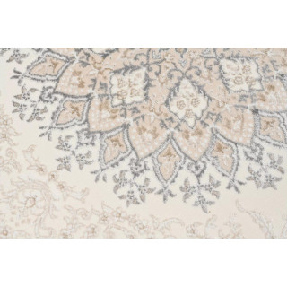 Krem preproga s turškim vzorcem