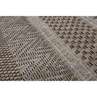 Rjava žametna preproga z vzorcem