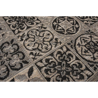 Rjava žametna preproga z vzorcem