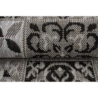 Siva žametna preproga z vzorcem