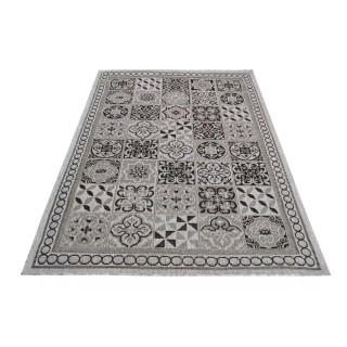 Siva žametna preproga z vzorcem