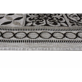 Siva žametna preproga z vzorcem