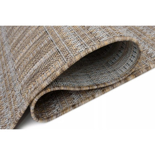 Rjava žametna preproga z vzorcem