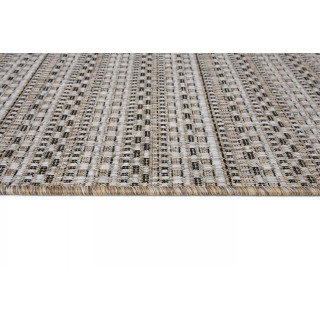 Rjava žametna preproga z vzorcem