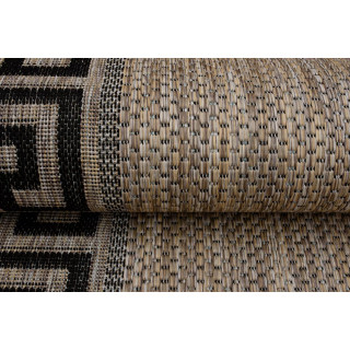 Rjava žametna preproga z vzorcem