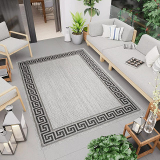 Siva žametna preproga z vzorcem