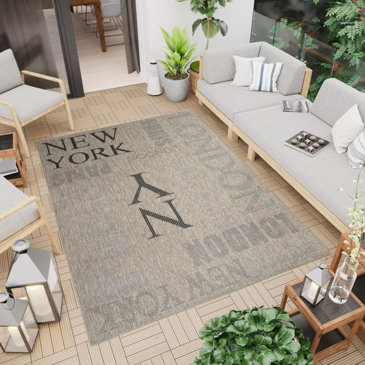 Rjava vrvica za preprogo z napisi