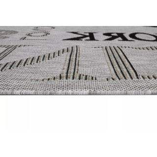 Siva črtasta preproga z napisi