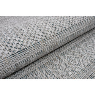 Siva žametna preproga z vzorcem