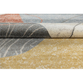 Barvita preproga z abstraktnimi vzorci