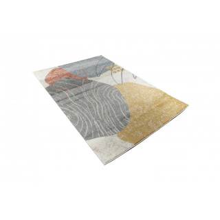 Barvita preproga z abstraktnimi vzorci