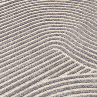 Vzorčasta kremna preproga