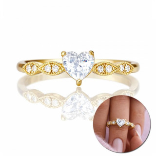 Pozlačen prstan s cirkonskim srcem