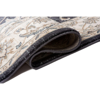 Črna preproga z vintage vzorcem