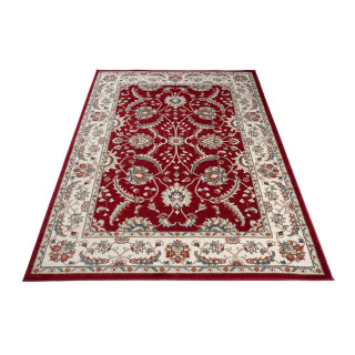 Rdeča preproga z vintage vzorcem