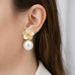 Ženski pozlačeni uhani z rožo in biserom