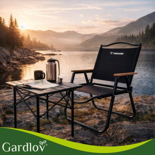 Črn zložljiv vrtni stol