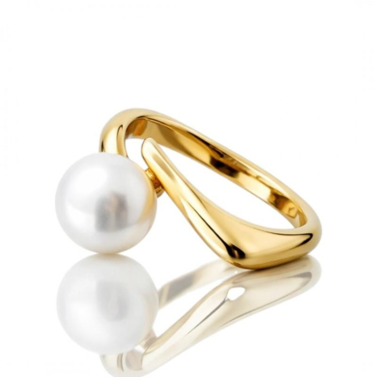Ženski pozlačen prstan z biserom