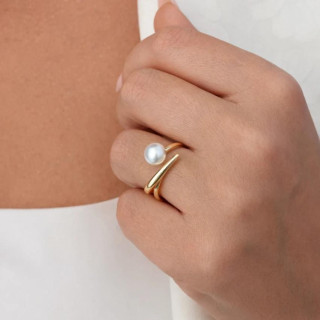 Ženski pozlačen prstan z biserom