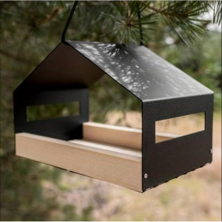 Sodobna krmilnica za ptice