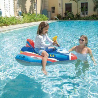 Napihljivo lovsko letalo za otroke z vodnim topom